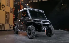 2026-can-am-defender-black.webp