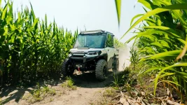 2026-can-am-defender7.webp