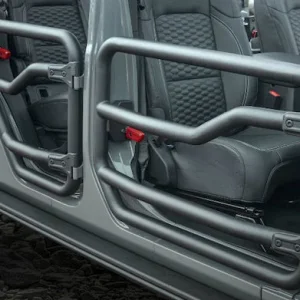 2020-Jeep-Gladiator-tube-doors-6.webp