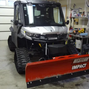 Defender Tracks and plow 002.webp