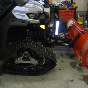 Defender Tracks and plow 003.webp