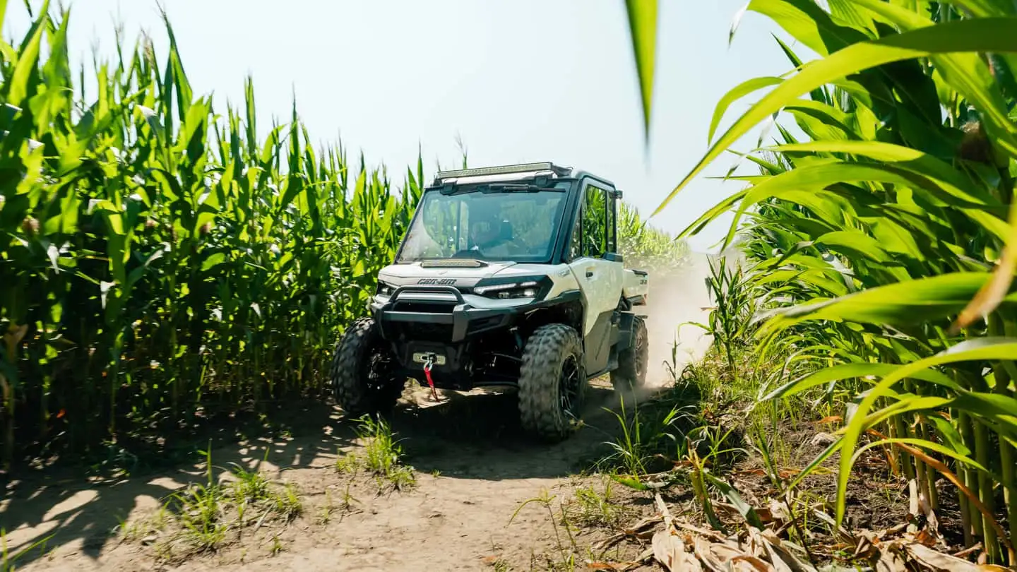2026-can-am-defender7.webp